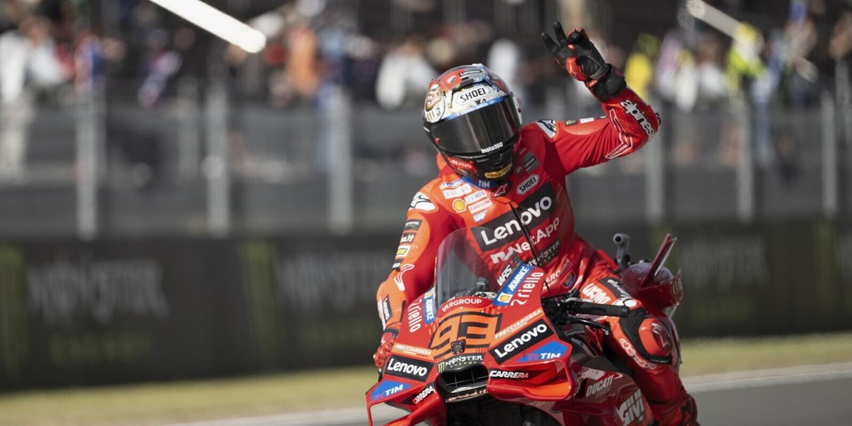Marc Marquez vince il Mondiale e raggiunge Valentino Rossi. Bagnaia trionfa nel Gp del Giappone