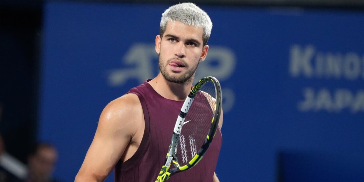 Alcaraz in finale a Tokyo, ma quanti alti e bassi nella sfida con Ruud