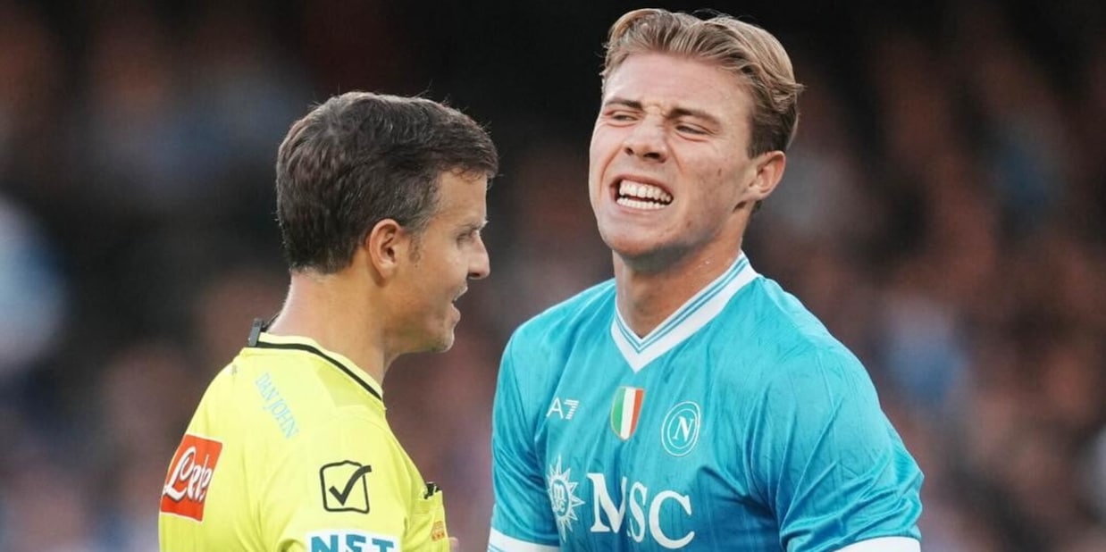 Moviola Napoli-Genoa, La Penna tiene: Marcandalli e Neres rischiano