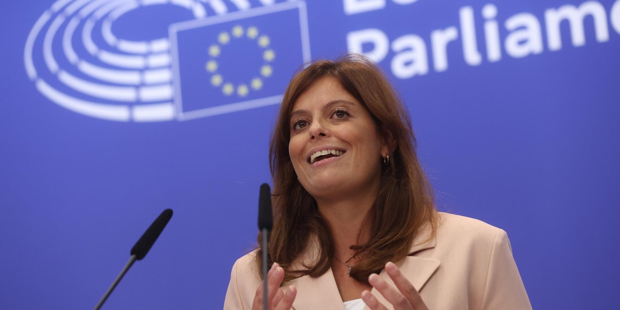 
            
            L'Eurocamera approva l'immunità a Ilaria Salis
          