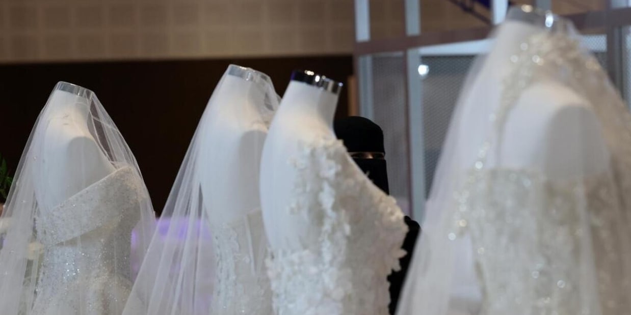 Alghero, lo sposo scoperto a fare sesso con una parente: urla e ferite al matrimonio
