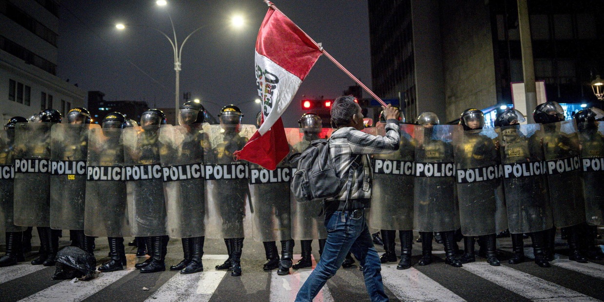 
            
            Perù: manifestazione di protesta a Lima, 75 feriti
          
