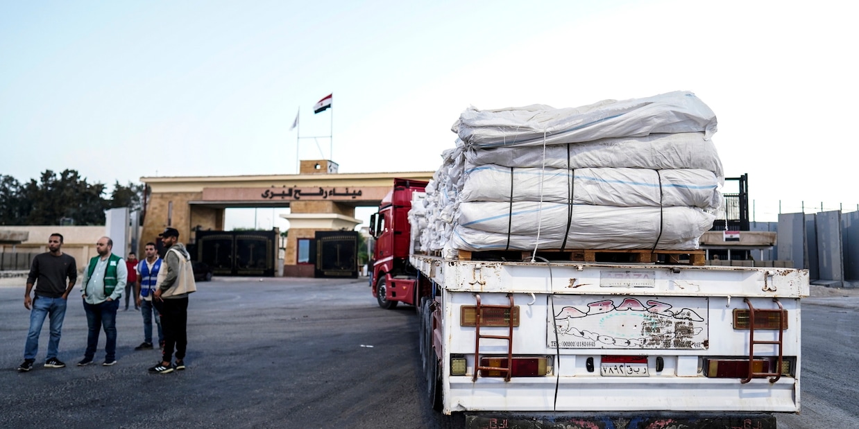 
            
            Israele, riaperto il valico di Kerem Shalom
          