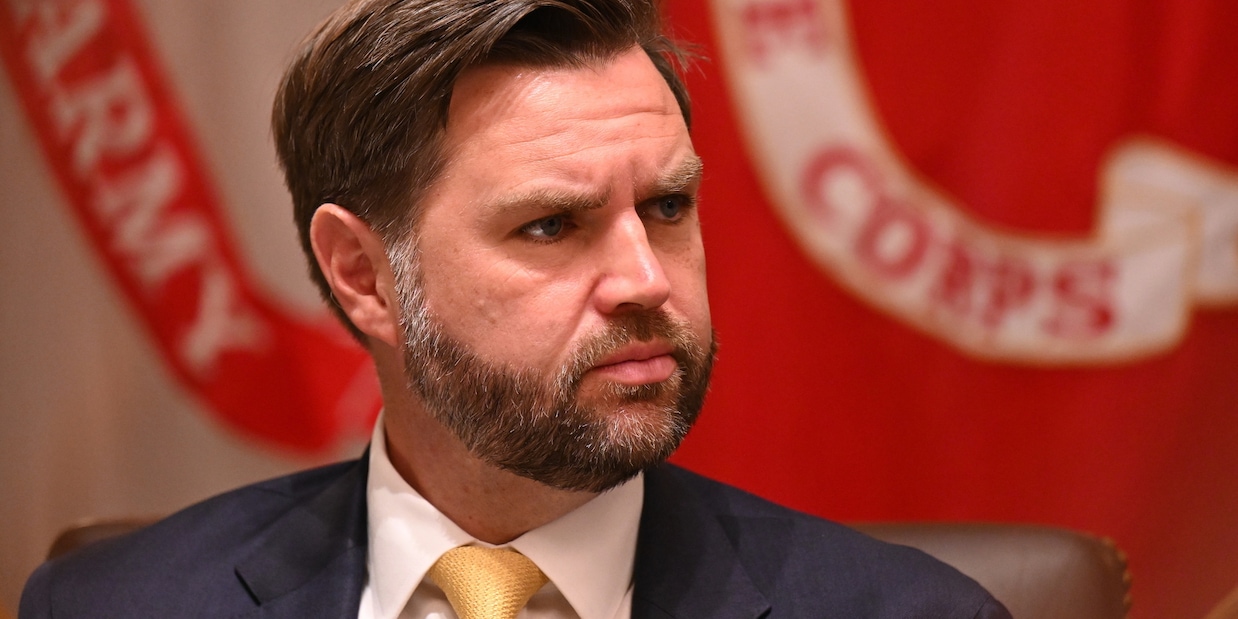 
            
            Vance è arrivato in Israele
          