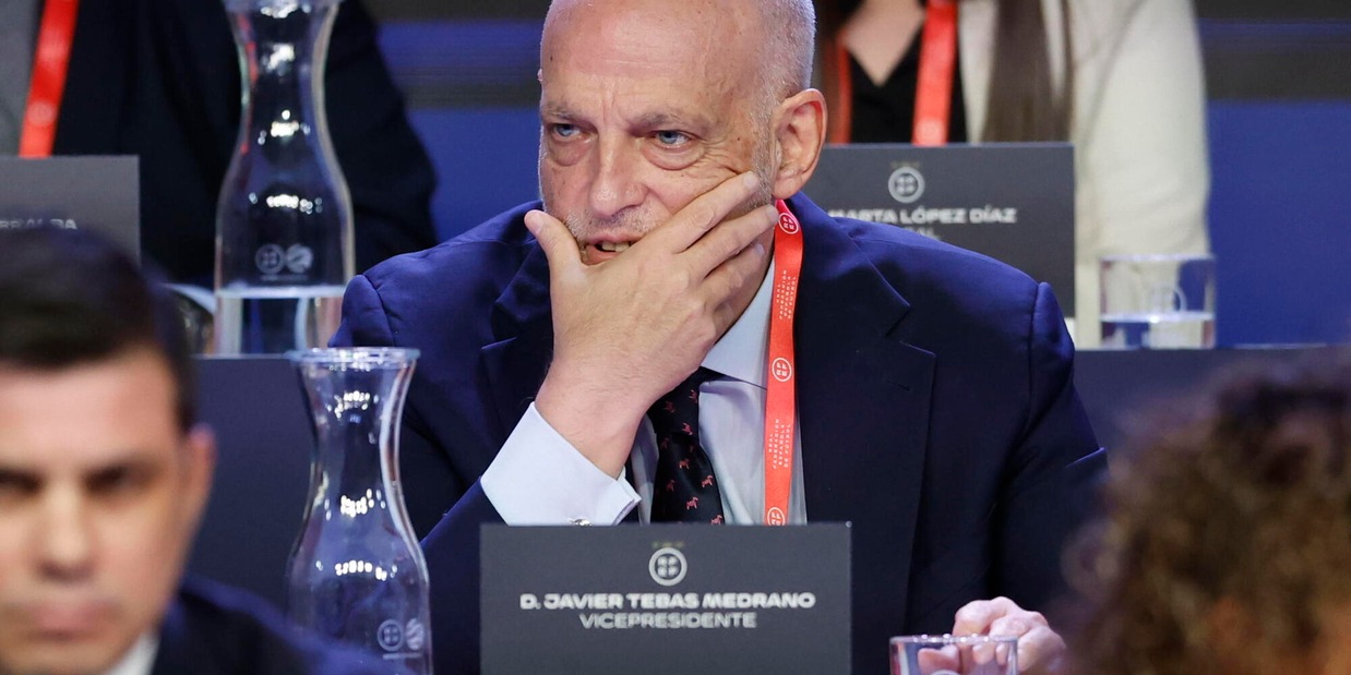 
            
            Liga, Villarreal-Barcellona non si giocherà più a Miami
          