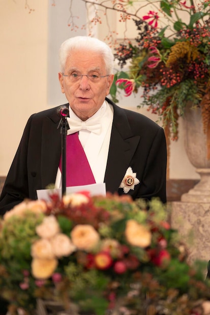 
            
            Mattarella, Onu da difendere, è sotto attacco
          