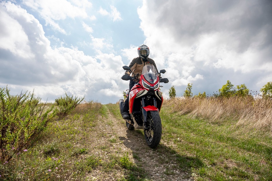 Moto Morini X-Cape 1200: le foto della prova