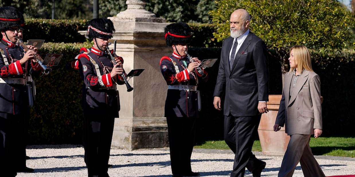 
            
            Meloni accoglie Rama al vertice intergovernativo Italia-Albania
          