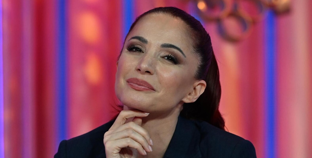 Andrea Delogu torna a Ballando con le Stelle dopo la tragedia, tenerezza e coccole in sala prove