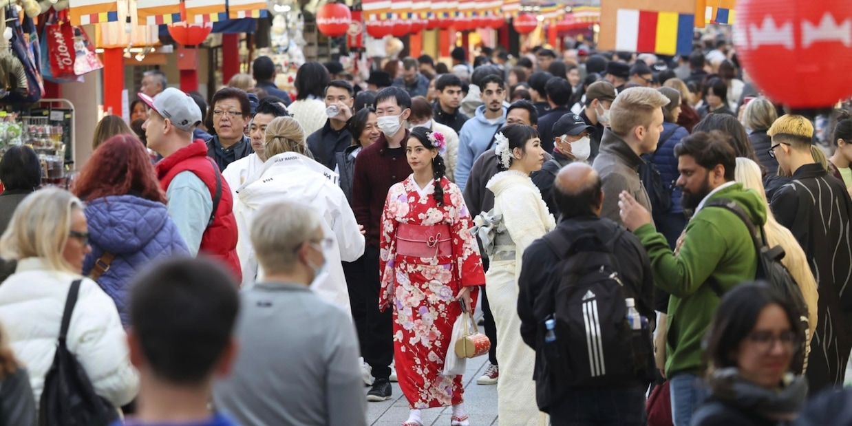 
            
            Cina-Giappone, stop ai viaggi per la crisi diplomatica
          