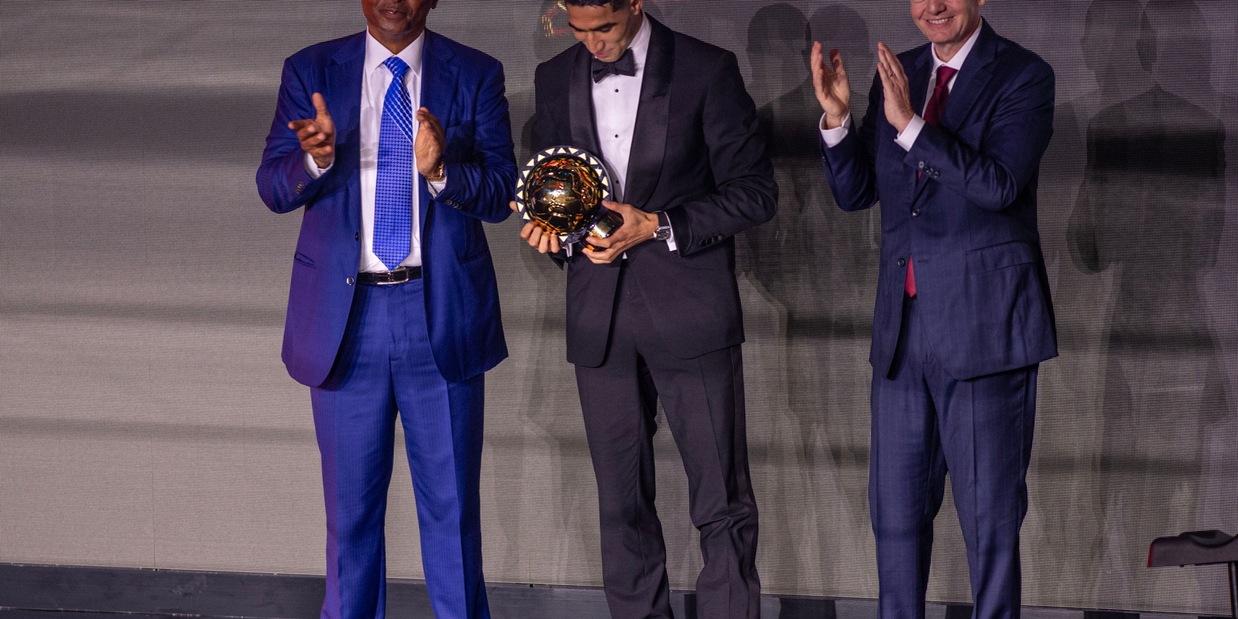 
            
            Hakimi nominato giocatore africano dell'anno
          