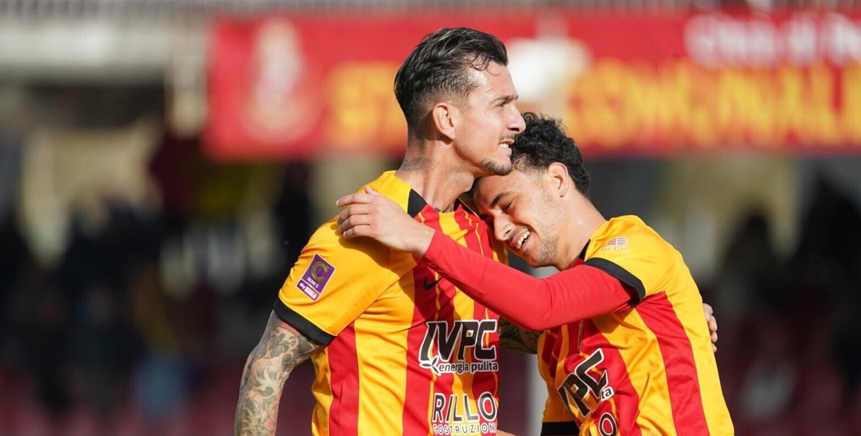 Come finirà il derby campano Benevento-Salernitana? Ecco cosa dicono le quote