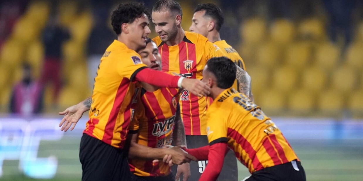Benevento, goleada alla Salernitana nel derby del Vigorito: sorpasso e Catania a -2