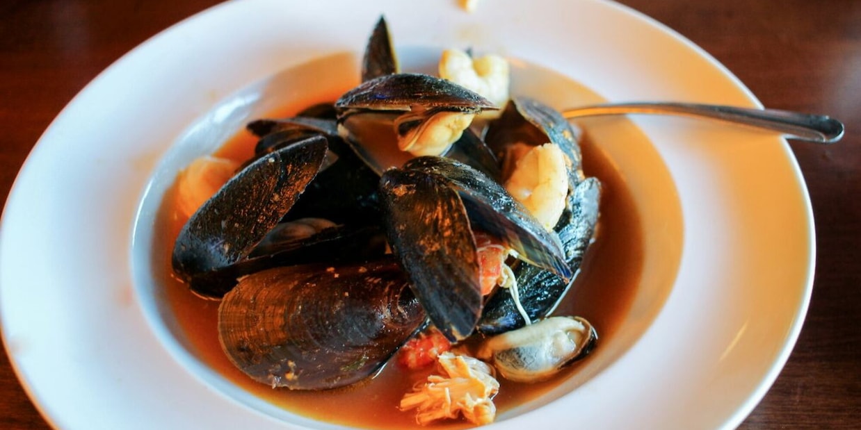 Scivola sul sugo delle cozze e si fa male, 20 mila euro di risarcimento
 