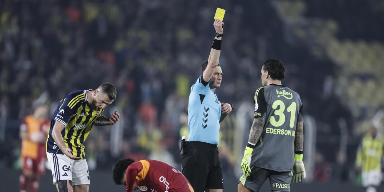 Turchia, blitz della polizia: decine di arresti tra giocatori e arbitri per lo scandalo scommesse