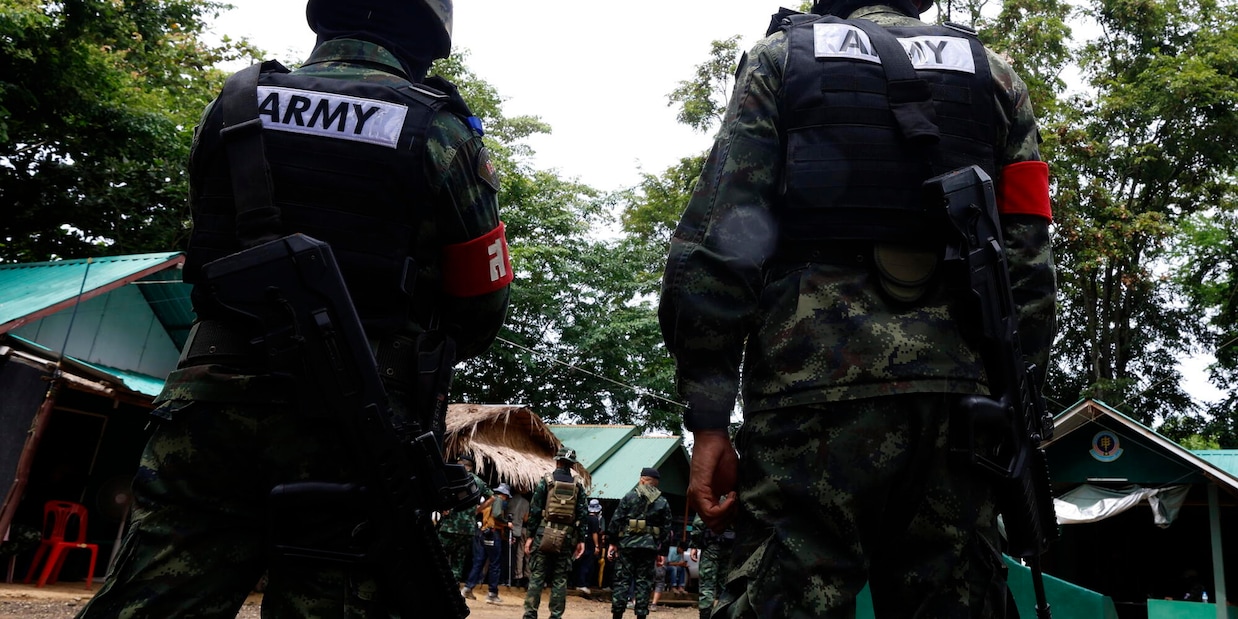 
            
            Thailandia, attacchi aerei contro esercito cambogiano
          