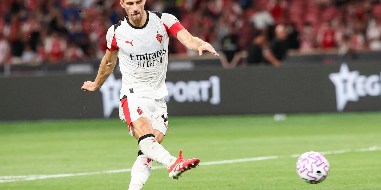 
            
            Milan: trauma al ginocchio per Gabbia, escluse lesioni
          