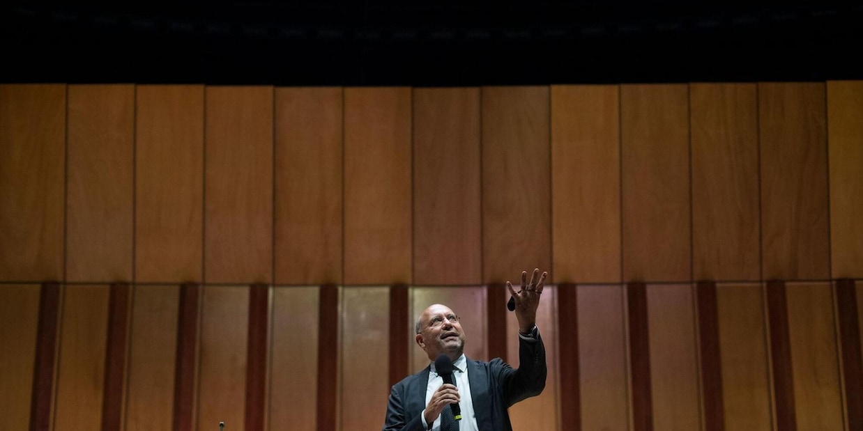 
            
            Macciardi resta sovrintendente del Teatro San Carlo
          