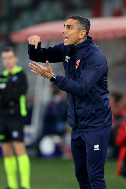 Via Vivarini e il ds Magalini. Il Bari a Longo