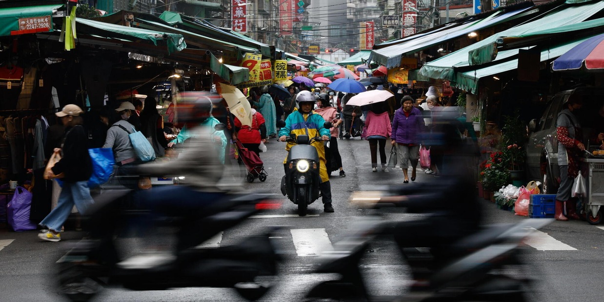 
            
            Cina: il Pil aumenta del 5% nel 2025, +4,5% nel quarto trimestre
          