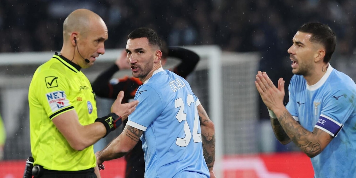 Moviola Lazio-Como: l'arbitro perde lucidità. Perché tutto quel tempo per il rigore?