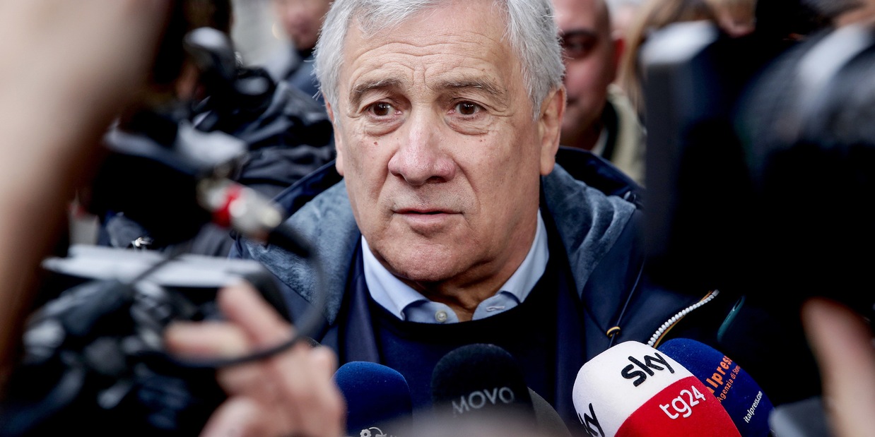 
            
            Tajani, non è colpa nostra se in Iran c'è stata una carneficina
          