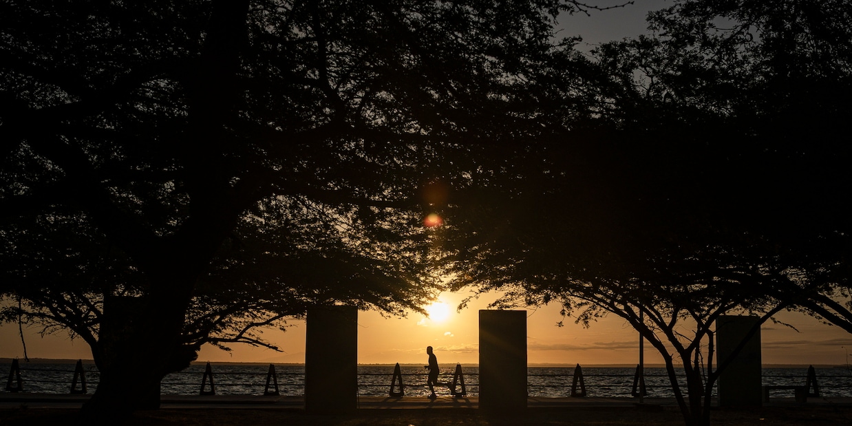 
            
            Gli Usa allentano le sanzioni sul petrolio venezuelano
          