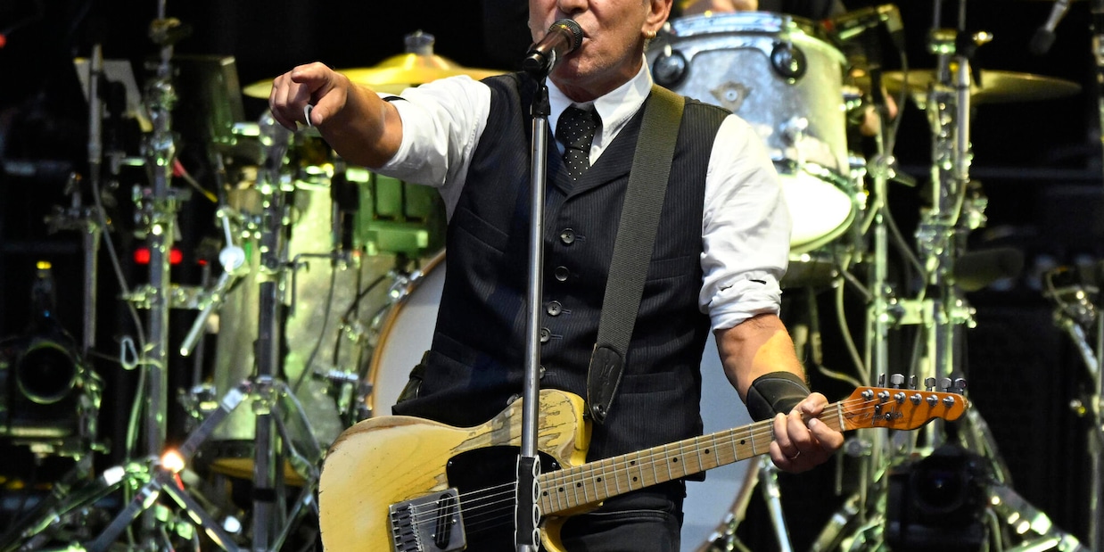 
            
            Springsteen suona a Minneapolis contro l'Ice
          