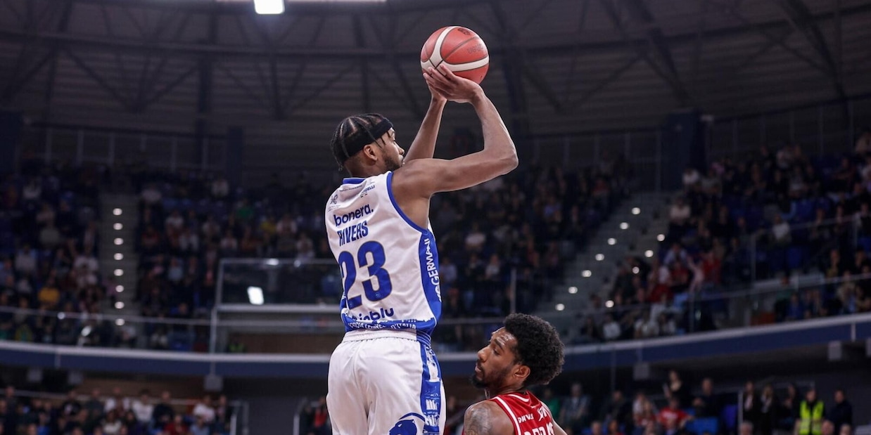 Brescia sbanca Milano e resta sola al comando. Bologna ko con Trento 