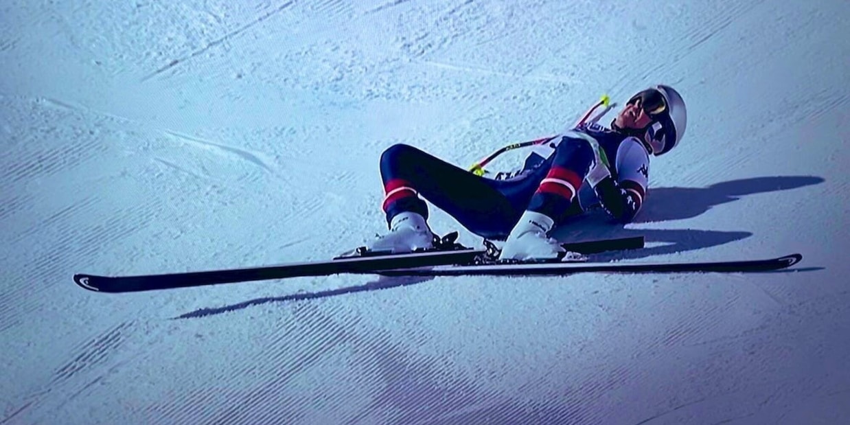 Incredibile: Lindsey Vonn crolla dopo pochi metri, l'urlo di dolore devasta Cortina