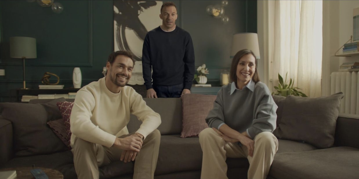 A casa di Alessandro Del Piero arrivano Flavia Pennetta e Fabio Fognini nella nuova campagna Sky WiFi e Sky Tv