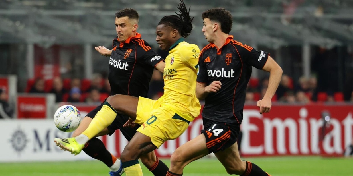 Milan, Leao non basta: il Como strappa il pari a San Siro e l'Inter ringrazia