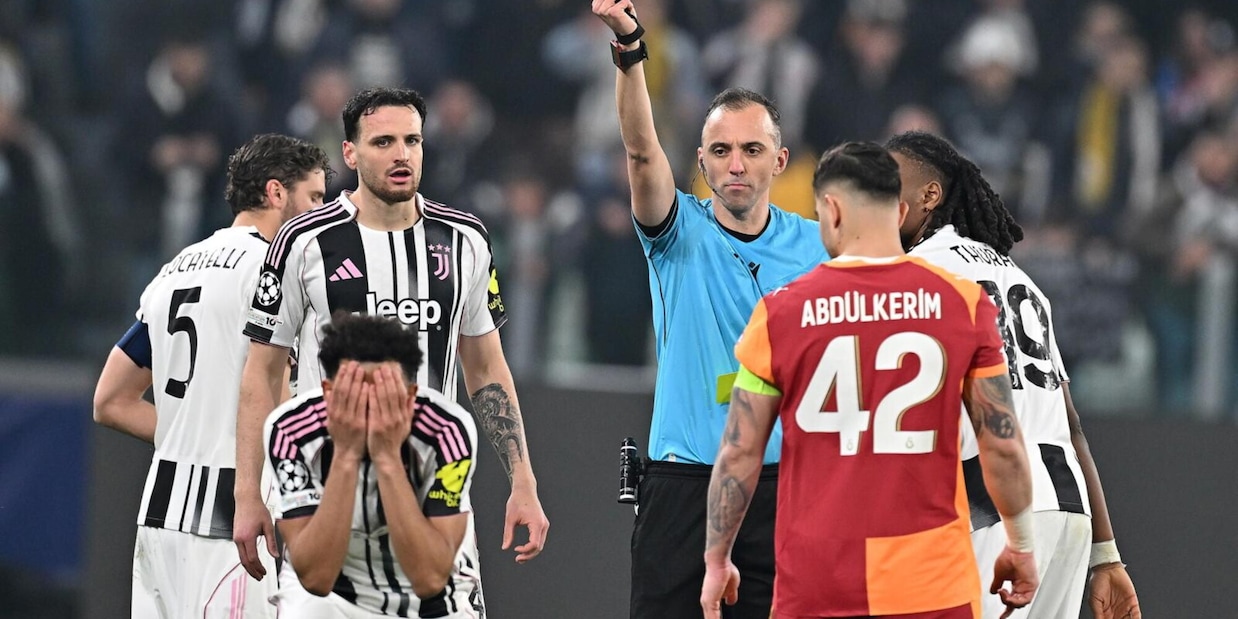 Il silenzio di Spalletti, le lacrime di Locatelli, la furia di Chiellini e Gatti per l'espulsione: "Stasera l'arbitro..."