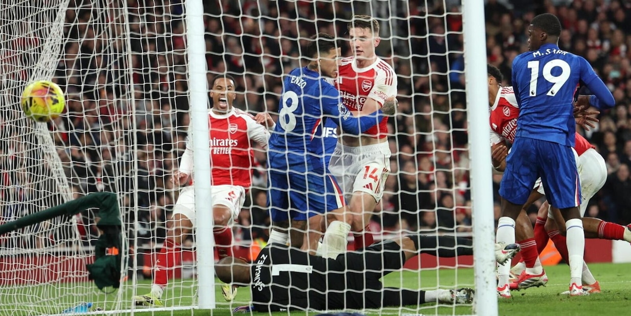 Premier League, l'Arsenal batte il Chelsea e torna ad allungare. Colpo United, Tudor e Lucca ko