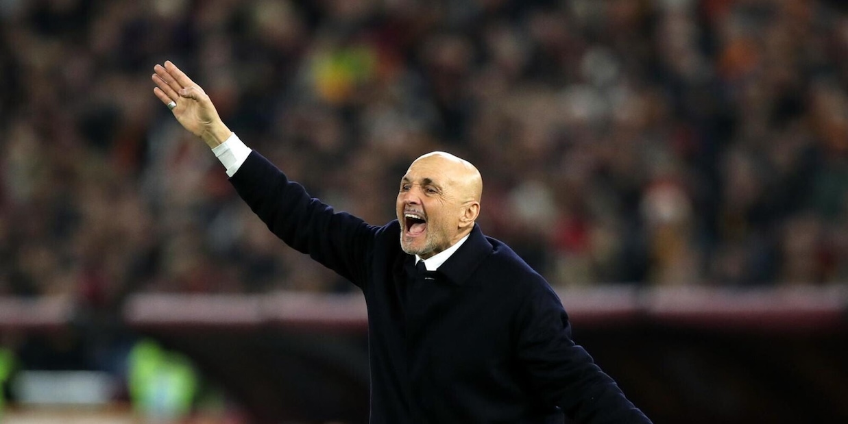 Incredibile all'Olimpico: Spalletti se la prende con la panchina della Roma e lo stadio inneggia a Totti