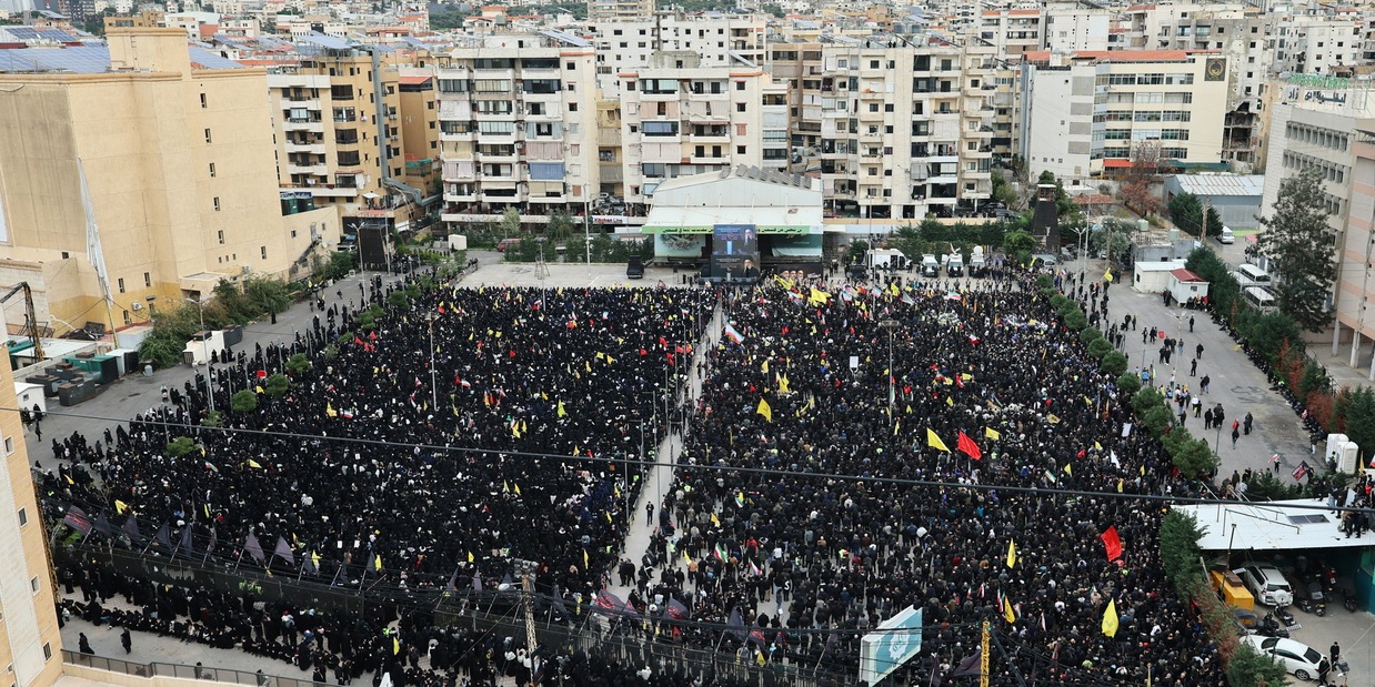 
            
            Governo libanese vieta ogni attività militare di Hezbollah
          