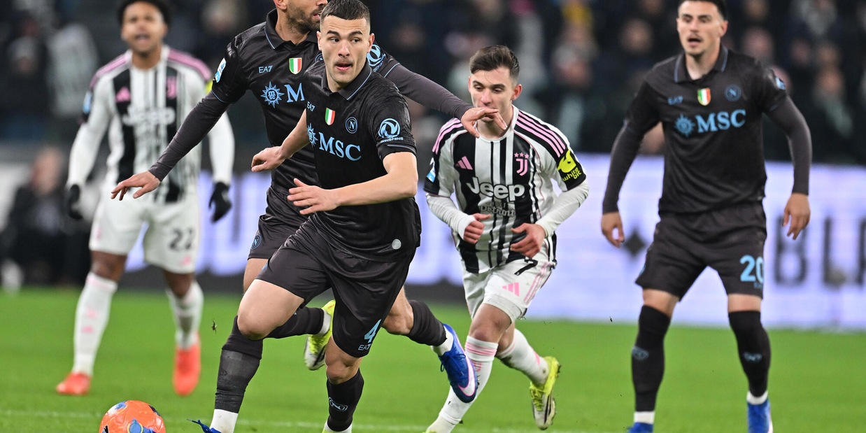 
            
            Buongiorno, diamo il 100% per avere il miglior Napoli
          