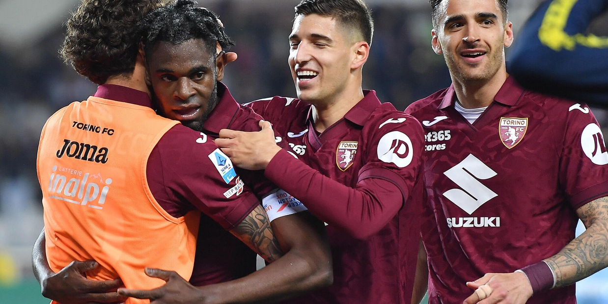 
            
            Calcio: Torino, lunedì allenamento a porte aperte al Filadelfia
          