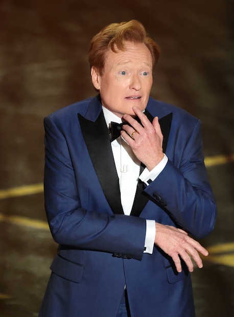 
            
            Agli Oscar una stoccata sul caso Epstein
          