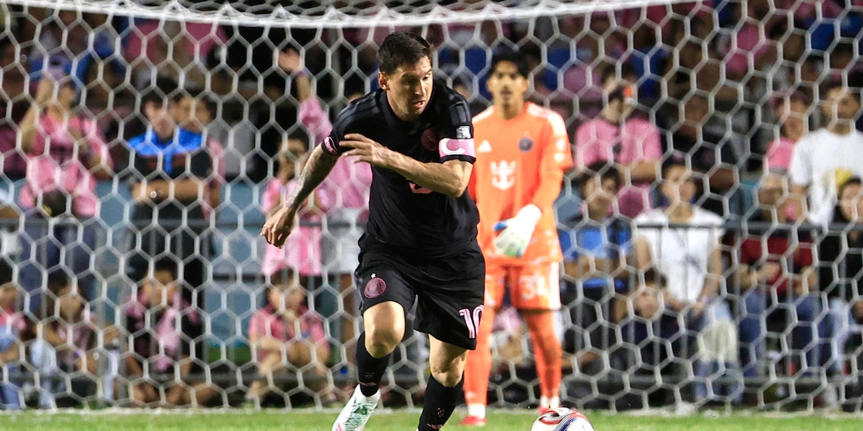 
            
            Calcio, Messi tocca quota 900 gol in carriera
          