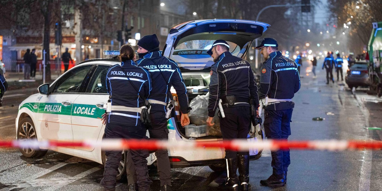 
            
            Schianto auto-moto a Milano, morti due ventenni
          