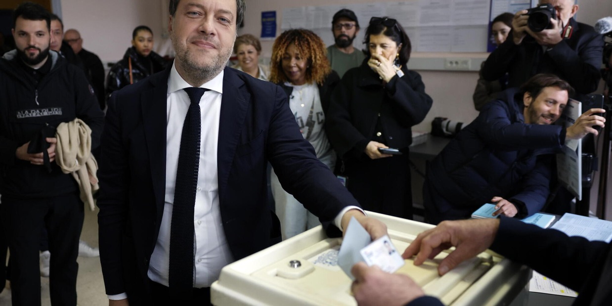 
            
            Il Rassemblement National battuto a Marsiglia, ma vince a Nizza
          