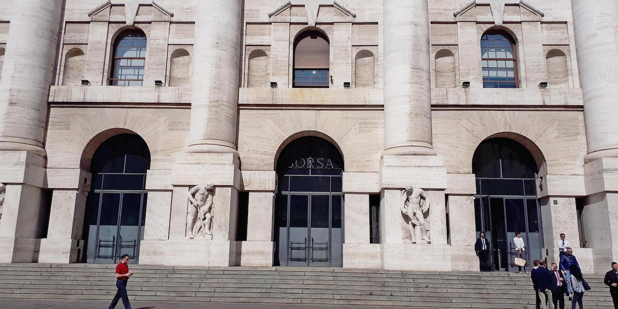 
            
            Borsa: Milano accelera (+0,8%), balzo di Ferrari e Saipem
          