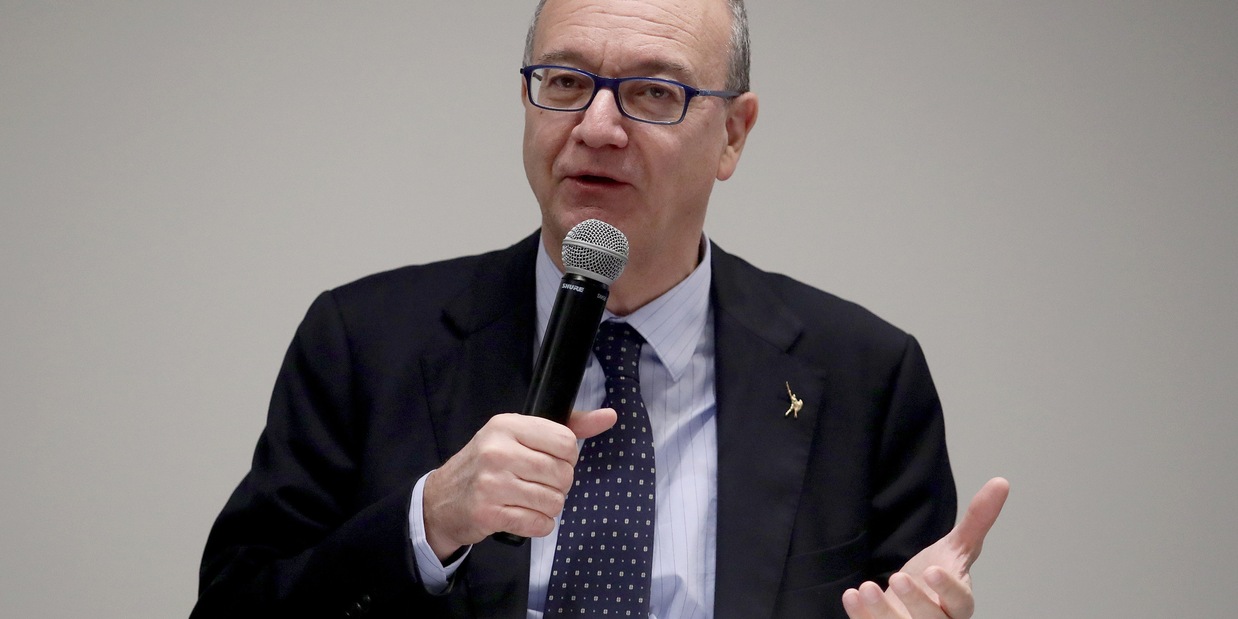 
            
            Firmato contratto scuola, Valditara 'risultato storico'
          