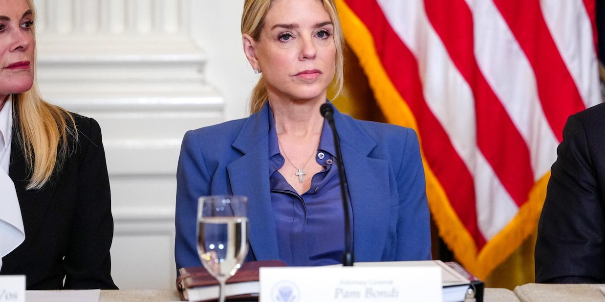 
            
            Trump silura l'Attorney general Pam Bondi
          