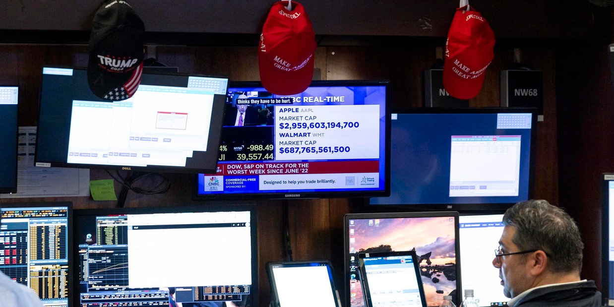 
            
            Borsa: Milano scivola, affonda Leonardo -8%
          