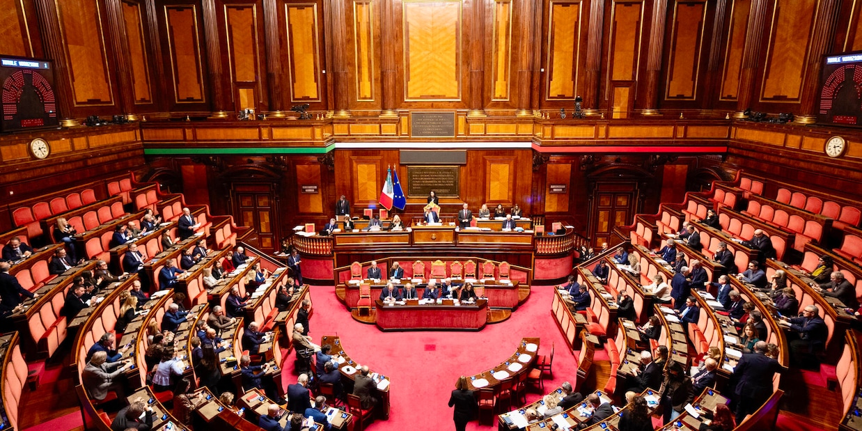 
            
            Ok del Senato al dl bollette, è legge
          