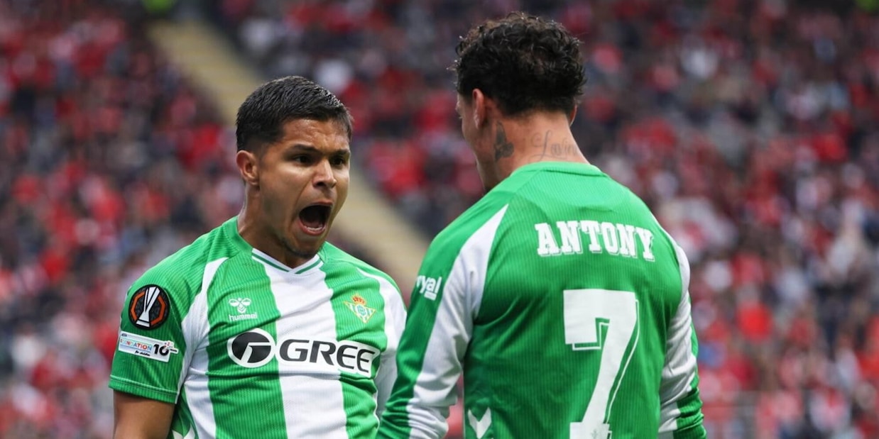 Europa League, Hernandez salva il Betis su rigore: 1-1 a Braga, la qualificazione si deciderà a Siviglia