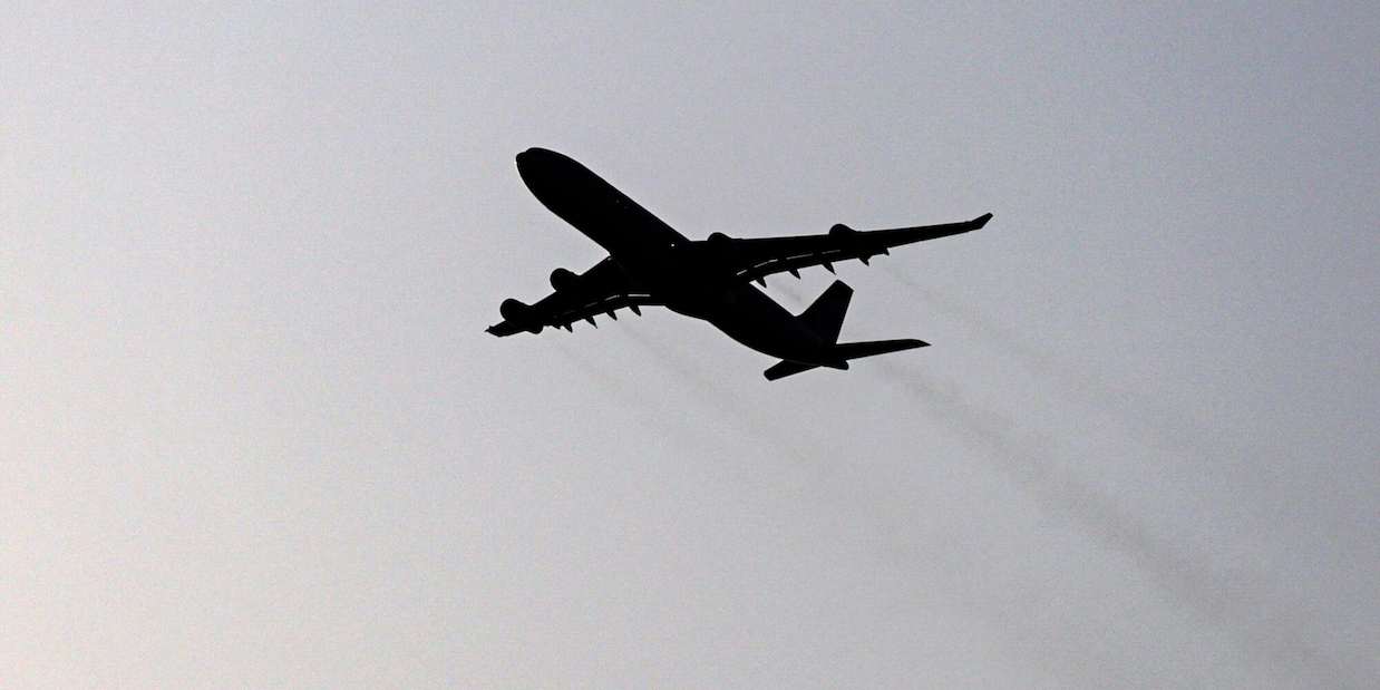 
            
            Teheran riapre i due principali aeroporti civili
          