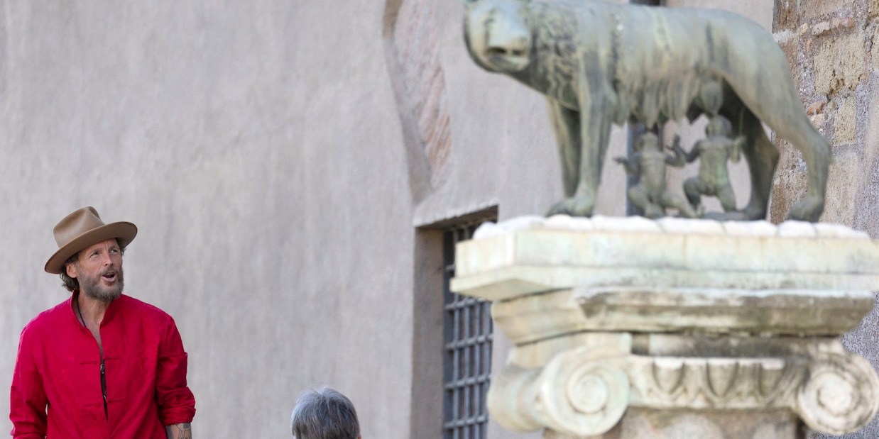 
            
            Gualtieri, 'daremo a Jovanotti la Lupa Capitolina'
          